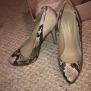 NIB SUEDE AND SNAKESKIN BGBGENERATION PUMPS